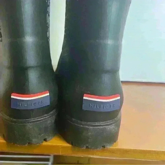 Tommy Hilfiger WOMEN'S Black Raindrop Waterproof Textured Rain Boots Size 9 US - Picture 3 of 9